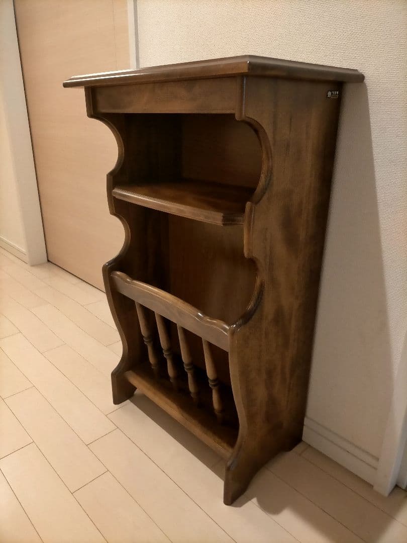 お値段変更です❢❢カリモク　コロニアル、ビンテージなマガジンラック