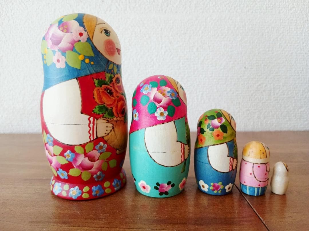 【LYH277】 北欧ロシア雑貨のインテリア、マトリョーシカ　リューバ作　ポピー