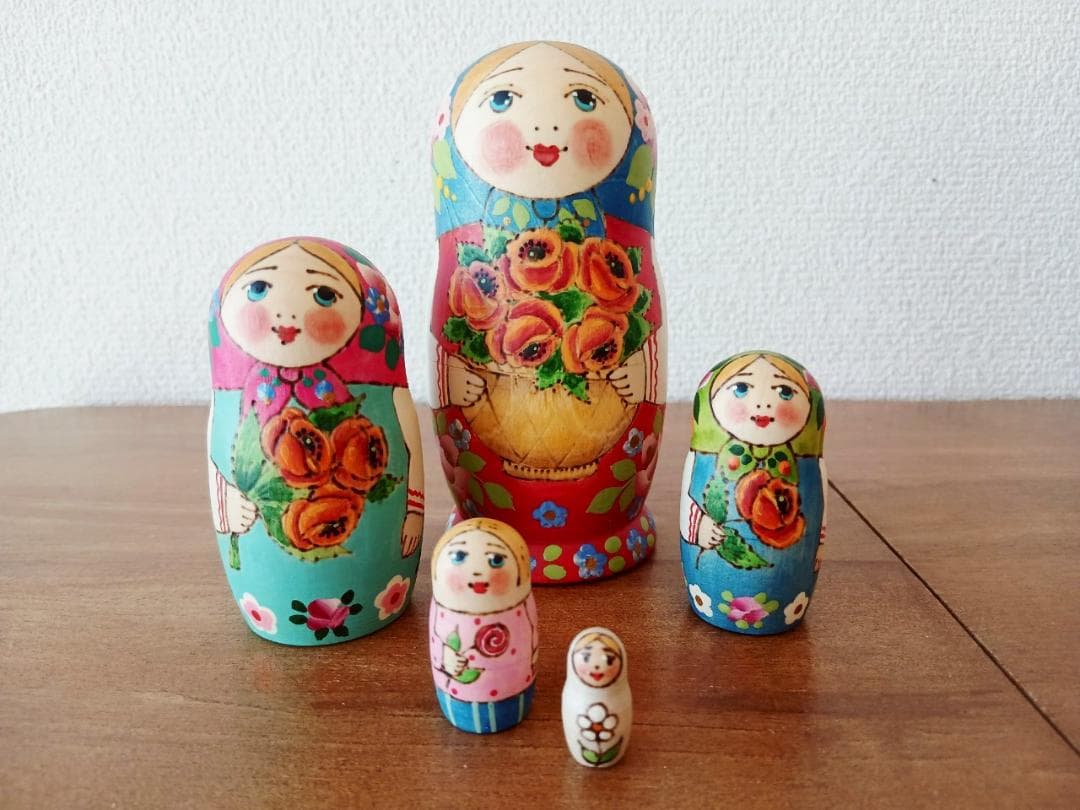 【LYH277】 北欧ロシア雑貨のインテリア、マトリョーシカ　リューバ作　ポピー