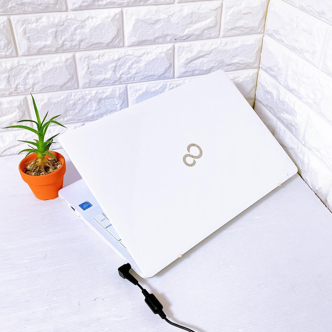 Windows11 ノートパソコン 富士通ノートPC本体 YouTubeに！