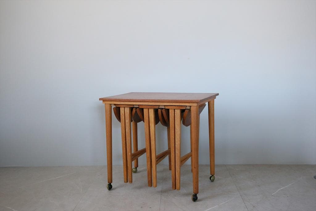 英国アンティーク木製ネストテーブル4台set/収納式机/飾り棚(84-237)