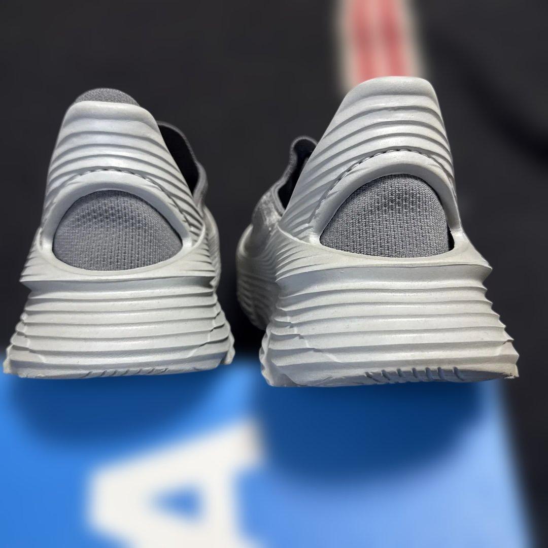 ホカオネオネ　リストア TC サイズ9 27cm