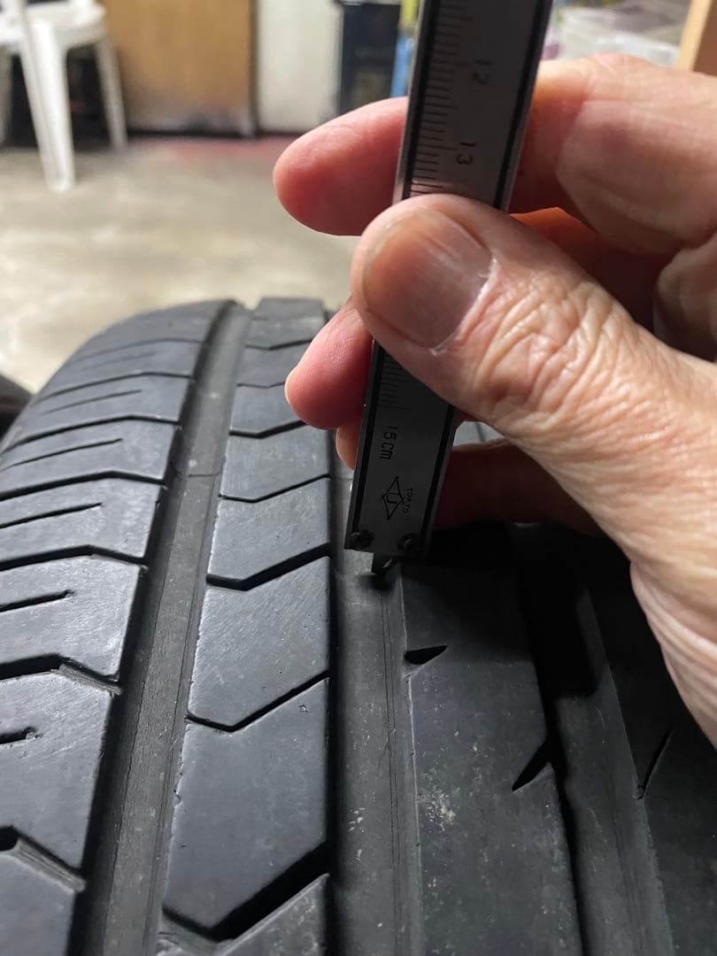 送料込み‼️MOMO 18インチサマータイヤ 225/40R18 4本セット