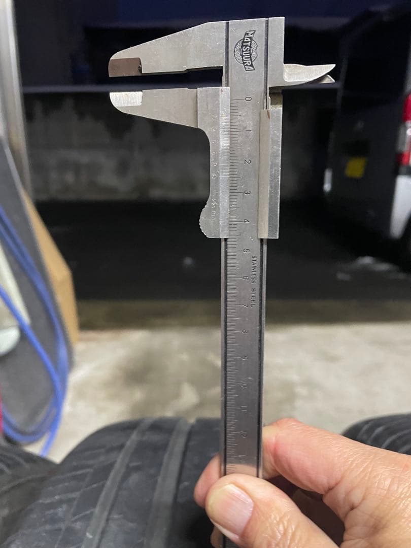 送料込み‼️MOMO 18インチサマータイヤ 225/40R18 4本セット