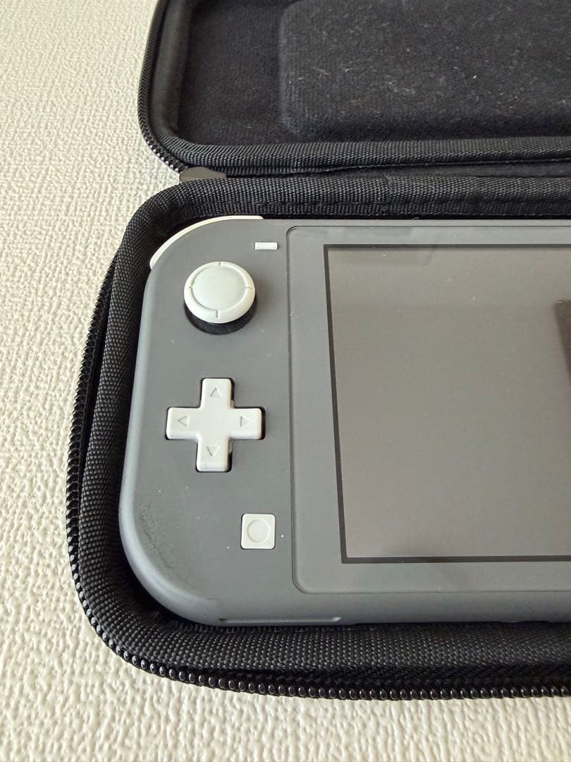 Nintendo Switch Lite グレー ケース付き　箱に傷あり