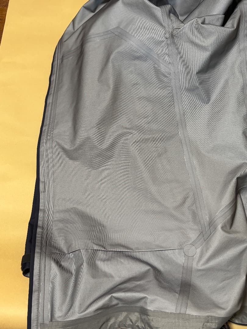 2023年モデル アークテリクス ベータジャケット　ブラックサファイア