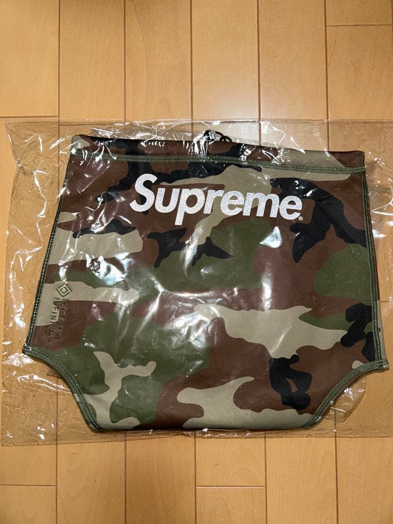 小物 Supreme Windstopper Neck Gaiter Camo