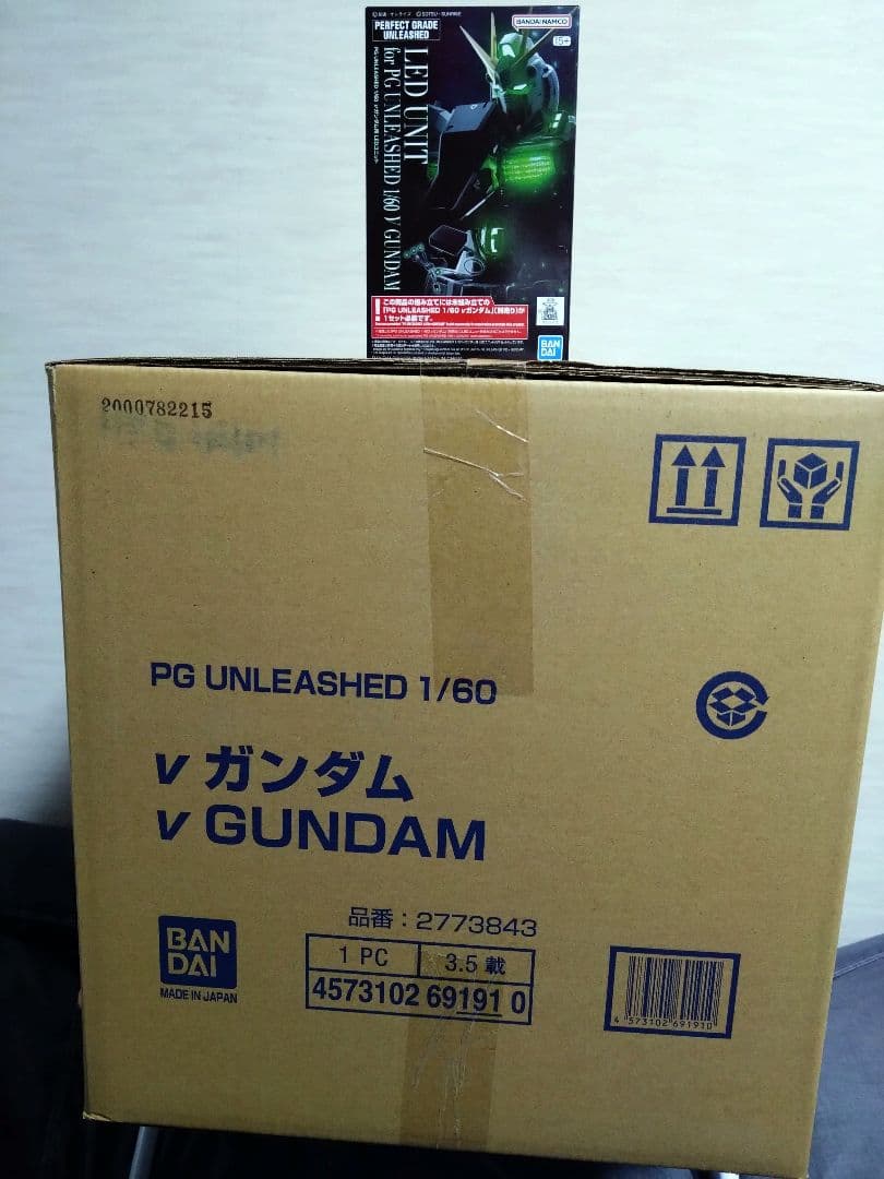 【新品未開封】PG UNLEASHED 1/60 v ガンダム LEDユニット付