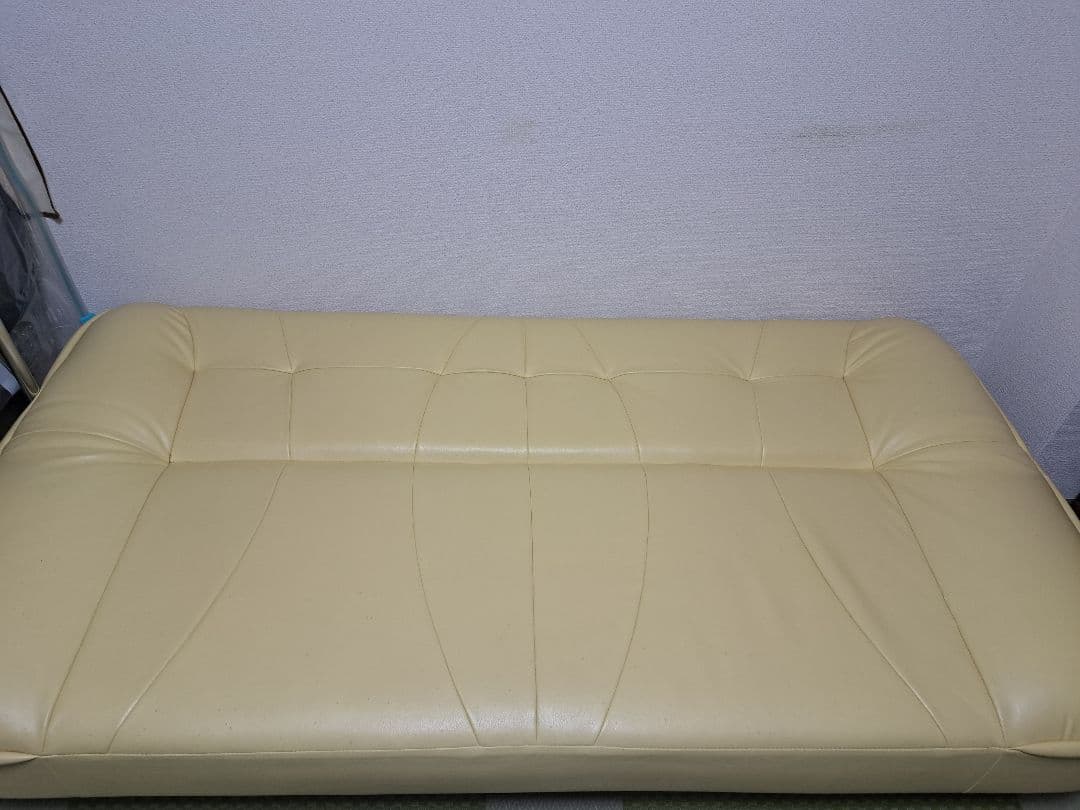 クリームイエロー色 合成皮革 ソファベット