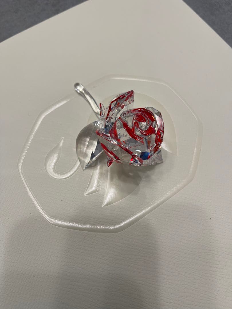 スワロフスキー　SWAROVSKI ブロッサミングローズ　レッド