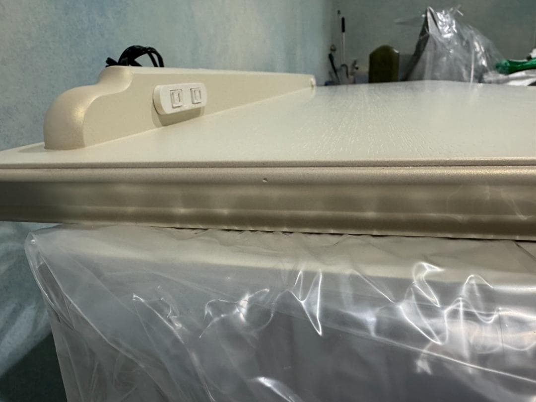 デスク カンティーニュ