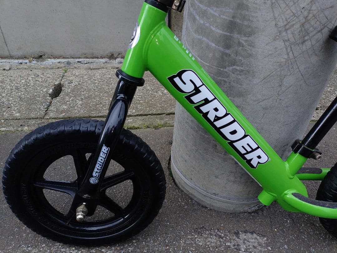 極美品STRIDER12 CLASSIC ストライダー バランスバイク グリーン