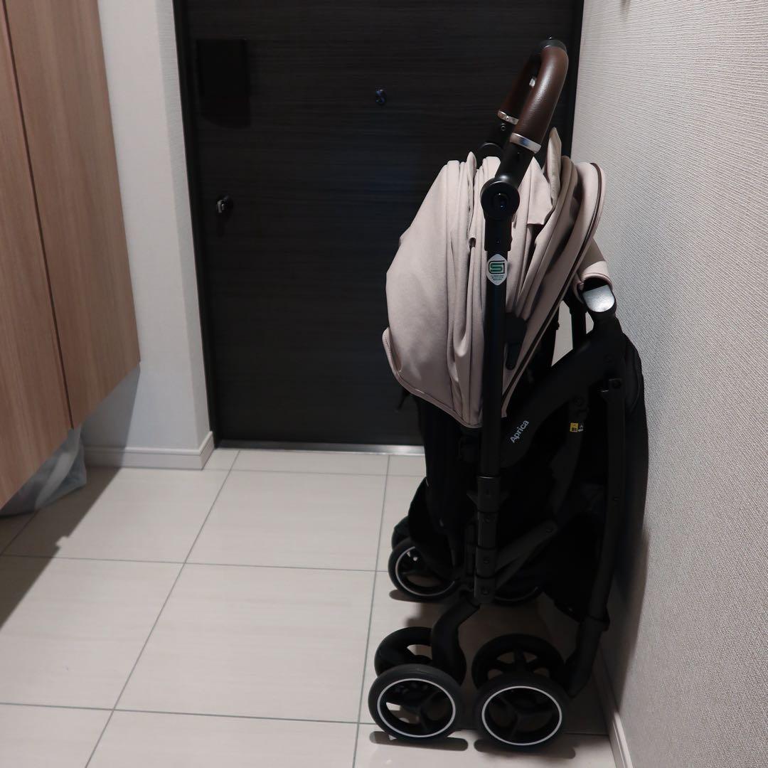 2025年アップリカ ラクーナクッションフリープラスAD 純正レインカバー付き