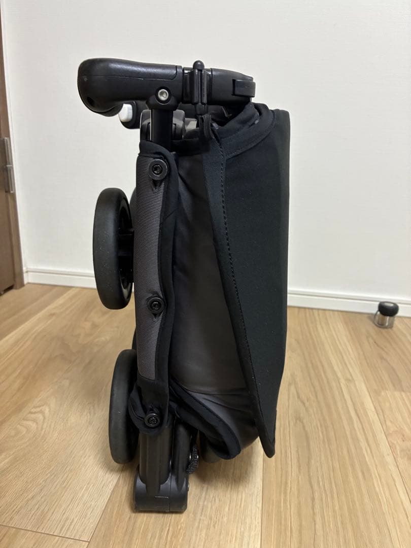 【GB POCKIT】折り畳みベビーカー　ポキット