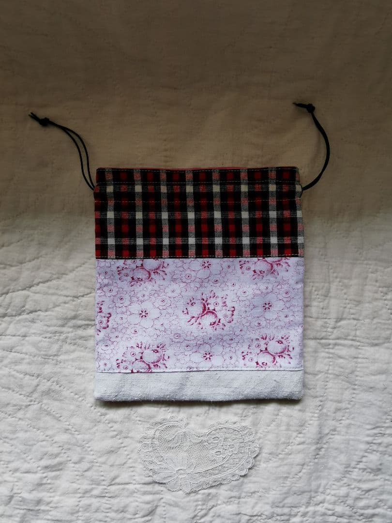 ハンドメイド✃アンティークドイツ果実薔薇柄 ホームスパンリネン格子巾着 レース付