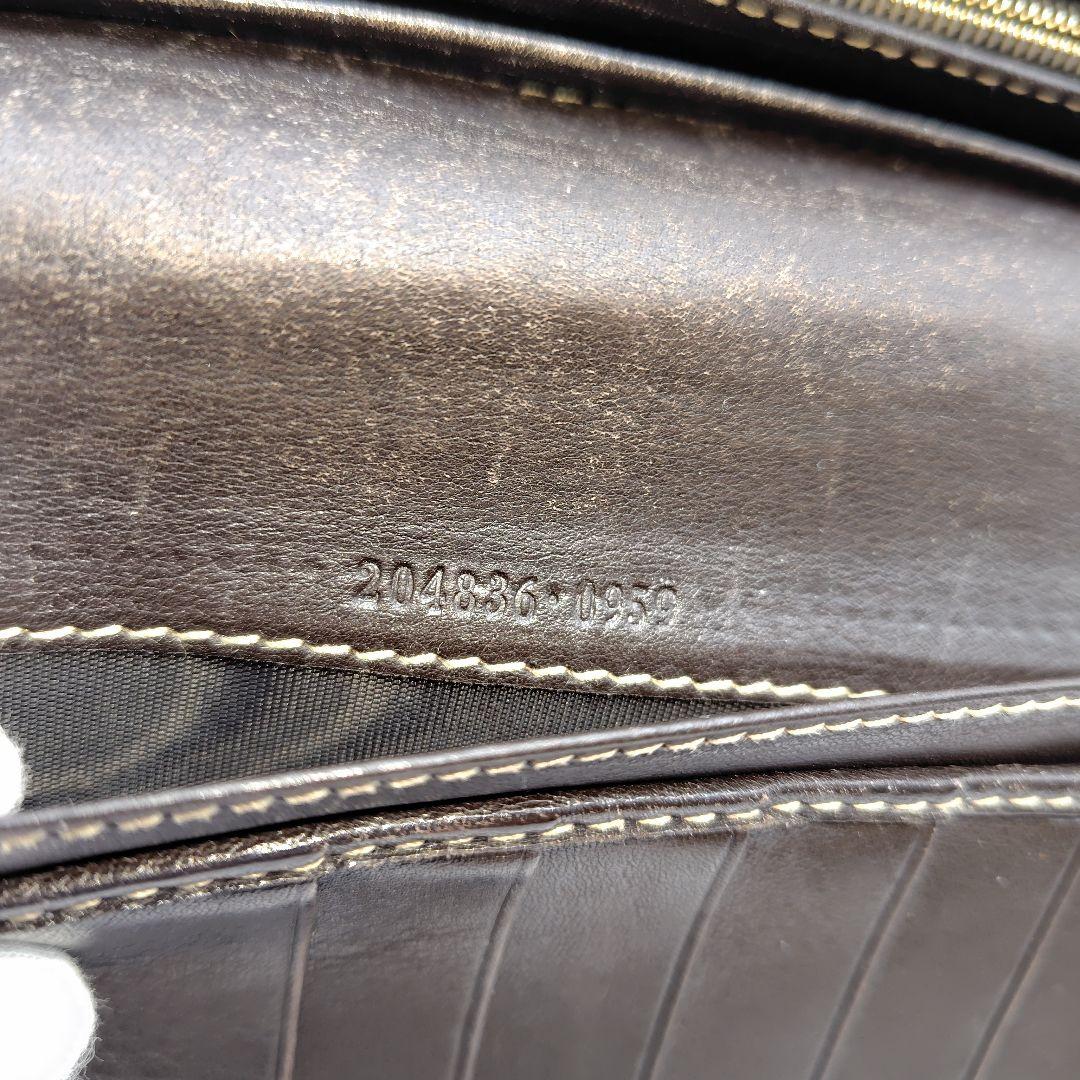 グッチ　二つ折り長財布