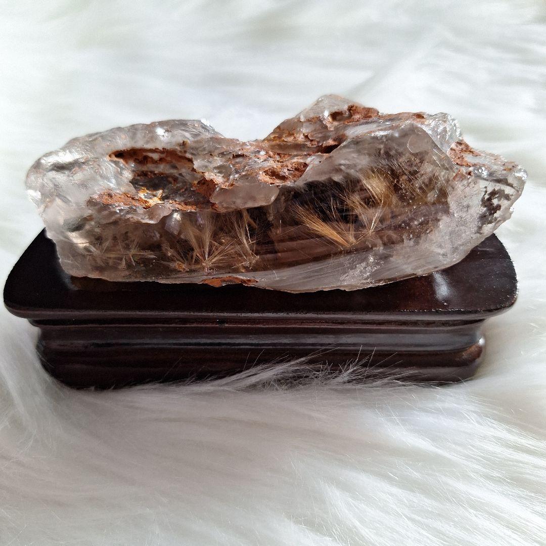 ★天然石★透明感がハンパないルチルクォーツ(台座付)