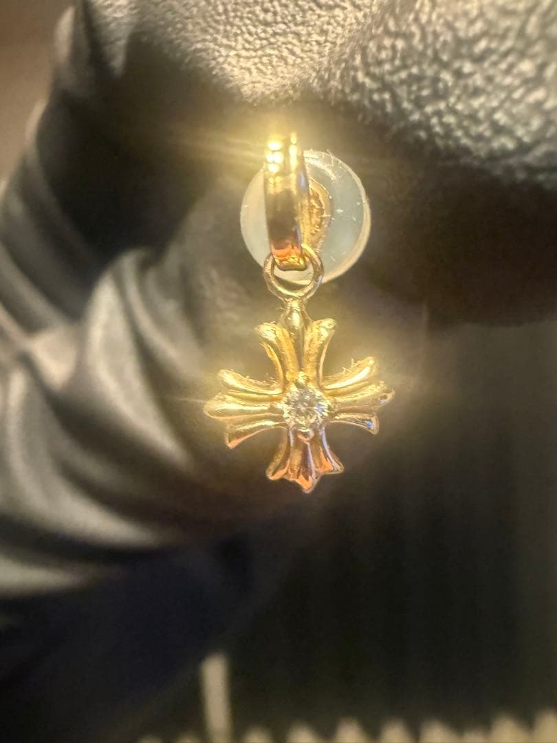 K18イエローゴールド　ダイヤモンドピアス