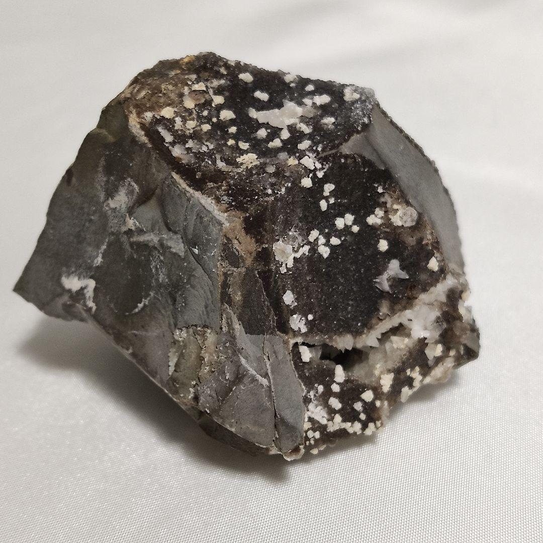 パワーストーン　天然石　原石　ミラボーダイアモンドクォーツ　133g　No641