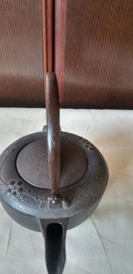 釜師　人間国宝　高橋敬典・鉄瓶 銚子・梅紋　陶器替蓋付 未使用箱付