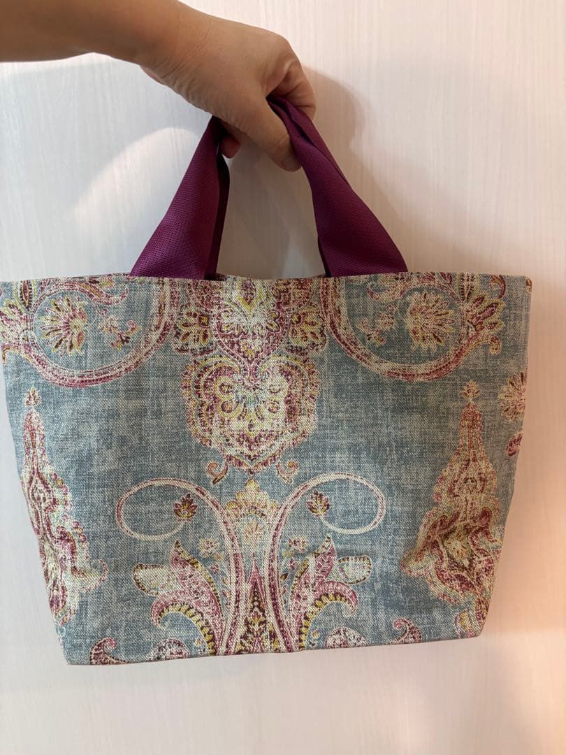 嘉門工藝　ペイズリートートバック 27,500円（税込）　婦人画報