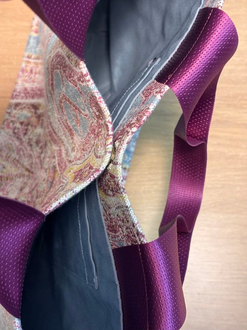 嘉門工藝　ペイズリートートバック 27,500円（税込）　婦人画報