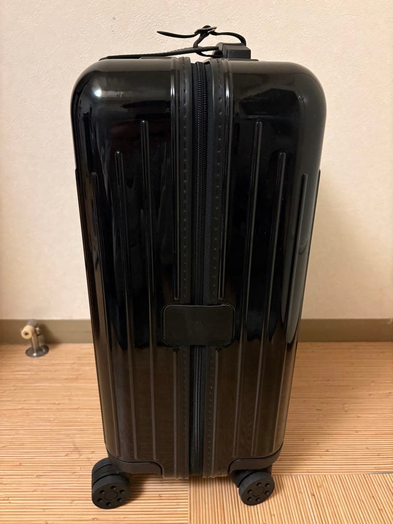 RIMOWA エッセンシャルライト キャビン ブラック