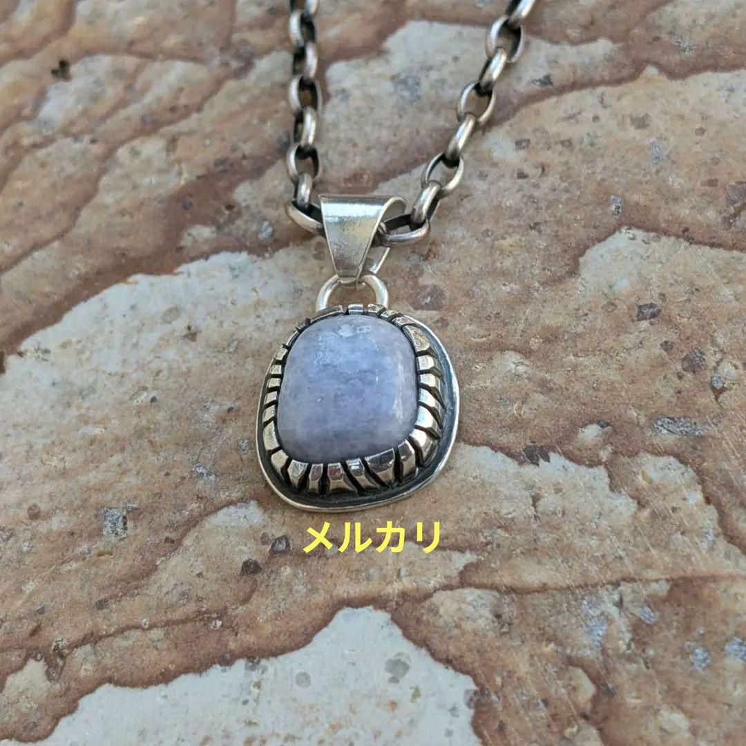 ハンドメイドの糸魚川翡翠　トップ　インディアンジュエリー風　オールハンドメイド