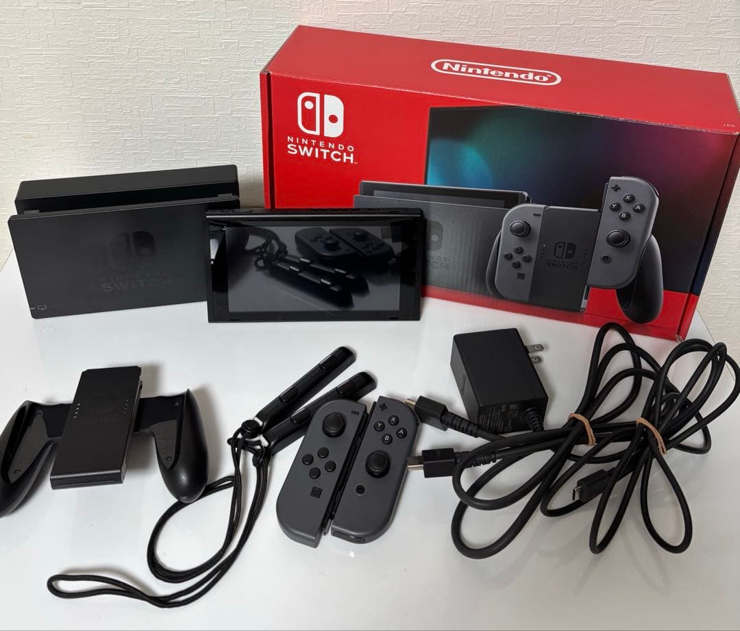任天堂　Nintendo Switch スイッチ　本体　グレー　HAC-001