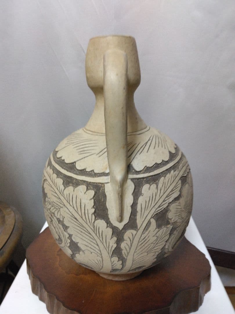 中国美術磁州窯牡丹紋水注