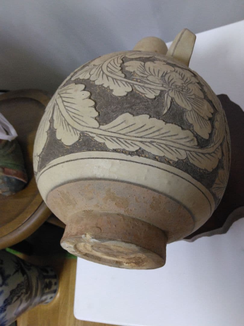 中国美術磁州窯牡丹紋水注