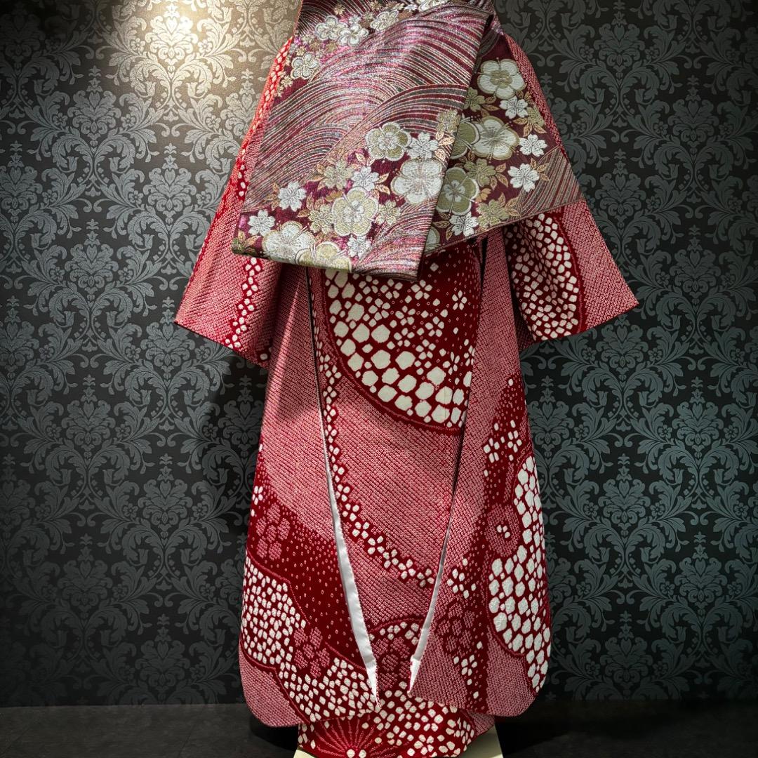 美品　総絞り　手絞り　金駒刺繍　花模様　逸品　振袖　フルセット 振り袖