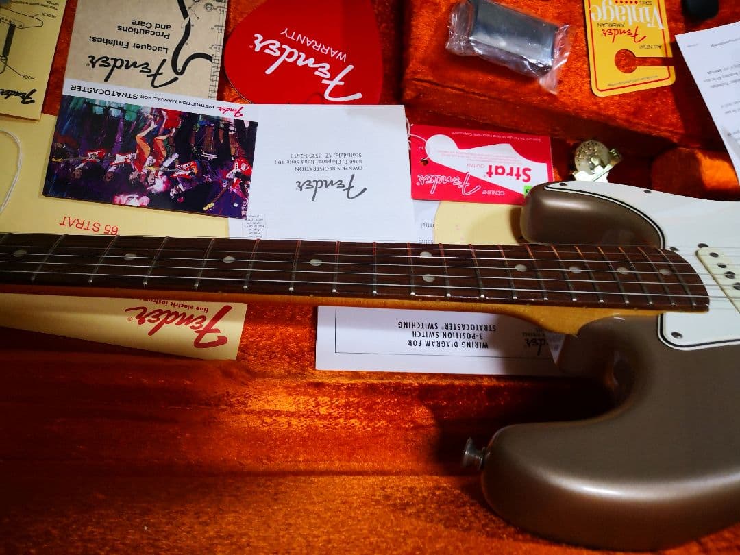 ギター FENDER NEW AMERICAN VINTAGE 1965