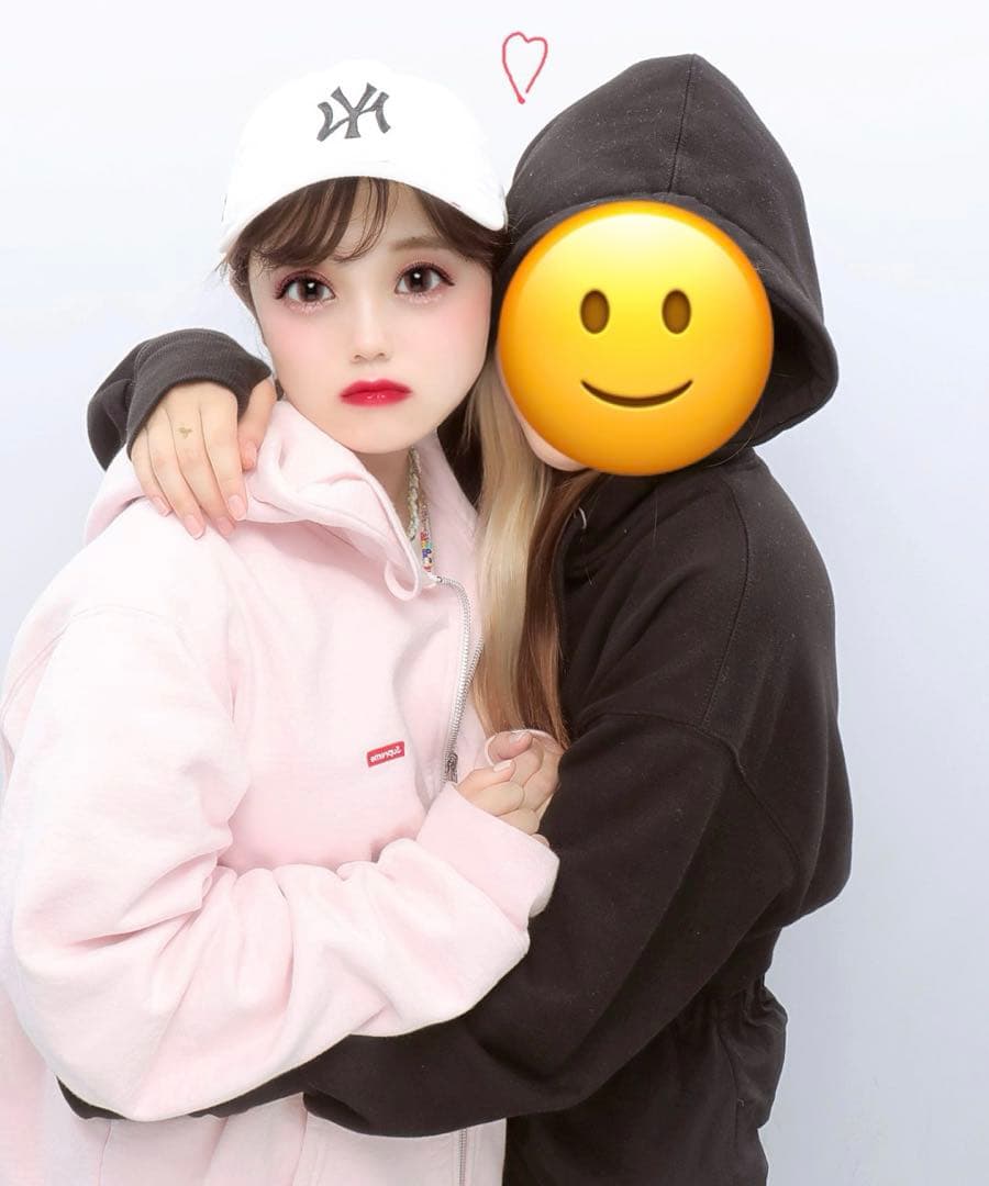 supremeピンクパーカー