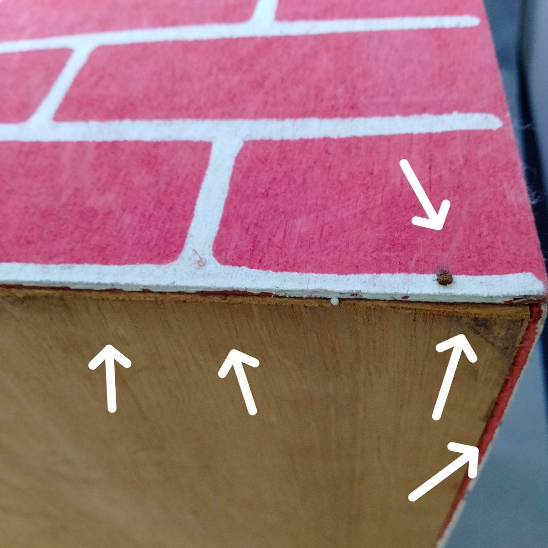 煙突から顔をのぞかせるサンタクロース　サンタ　クリスマス　ディスプレイ