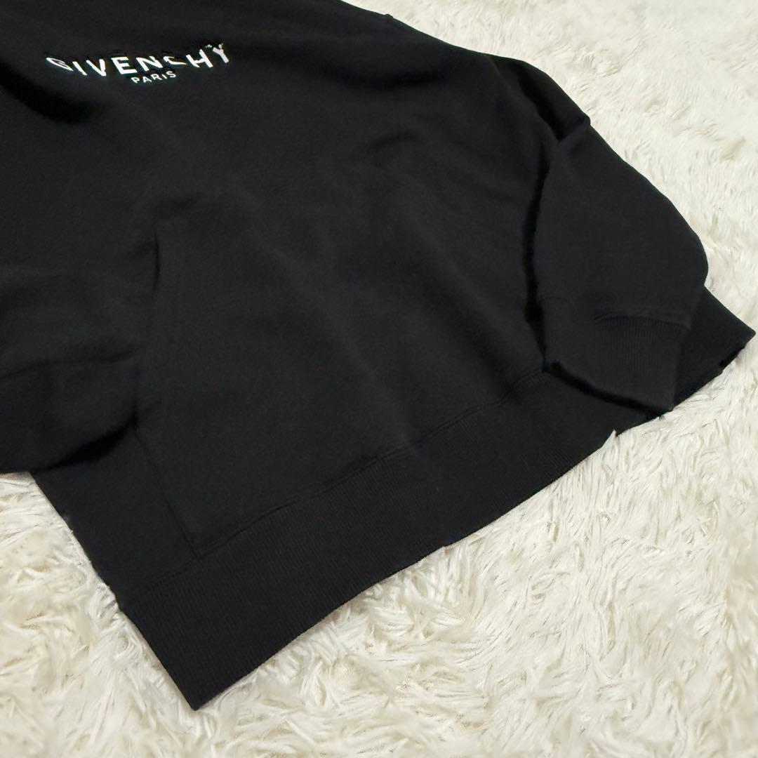 【目玉焼き】GIVENCHY　プルオーバーパーカー　ブランドロゴ　フード