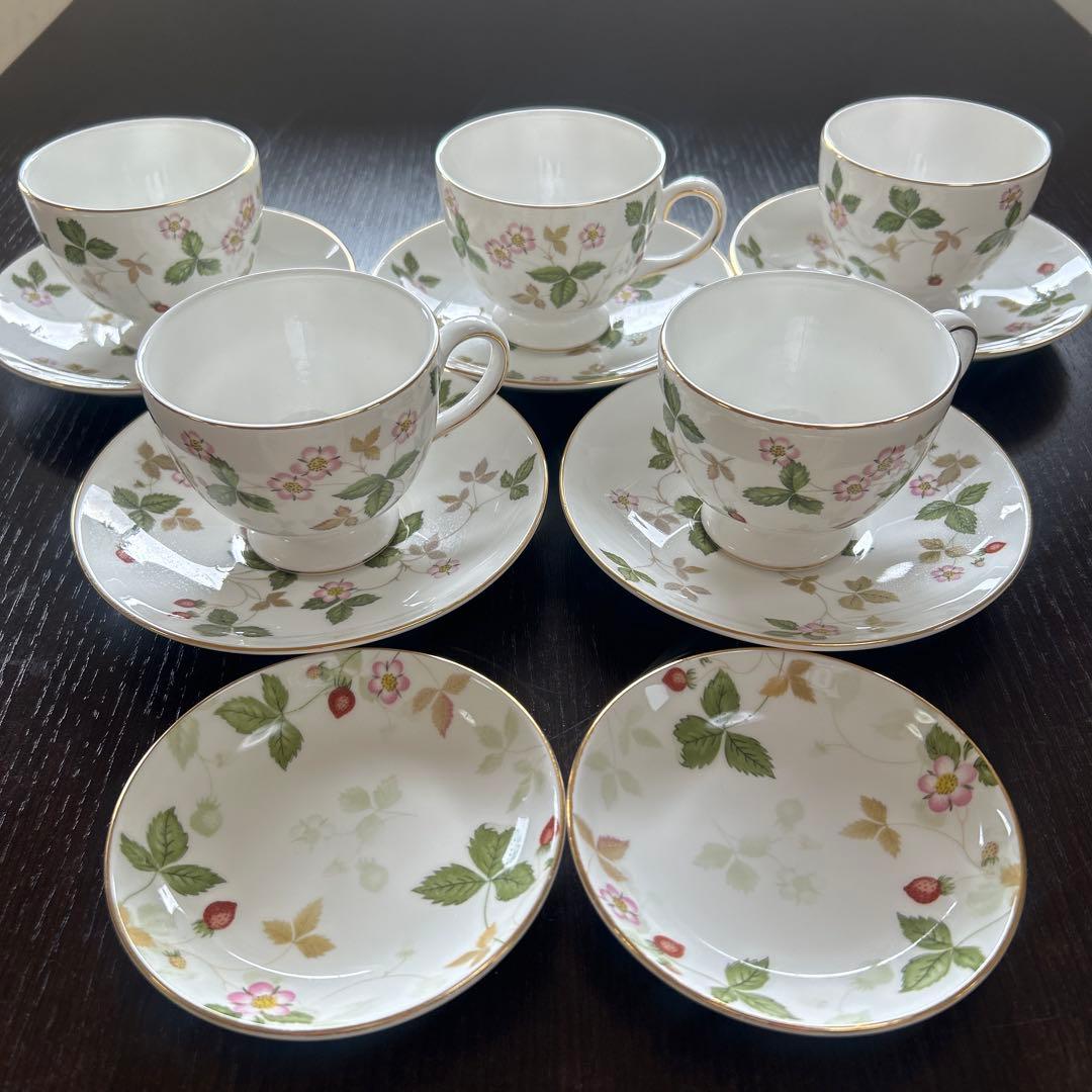 【ウェッジウッド】ワイルドストロベリー　コーヒーカップ＆ソーサー5客＋ミニ皿2枚
