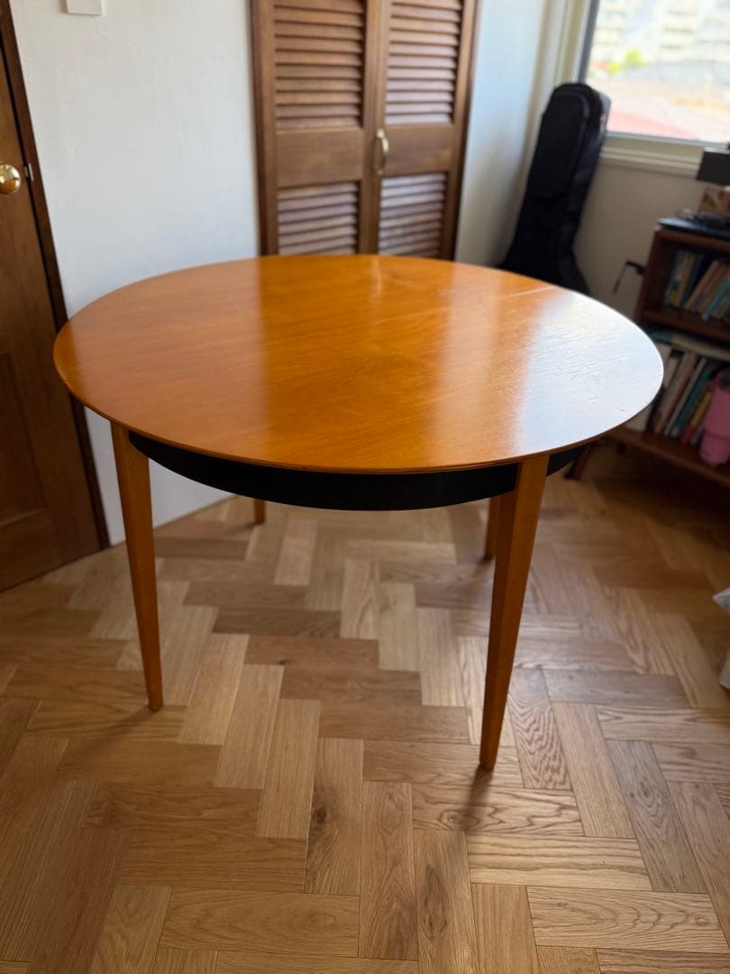希少！　ケース・ブラークマン ダイニングテーブル 直径104.5cm