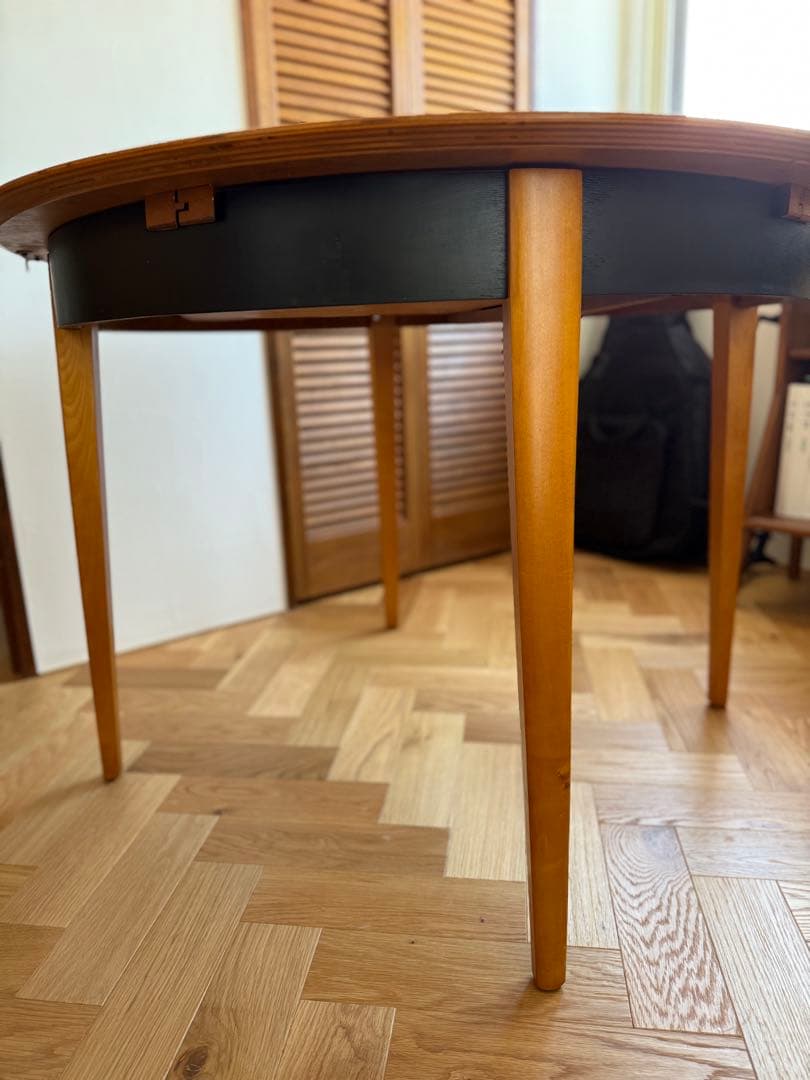 希少！　ケース・ブラークマン ダイニングテーブル 直径104.5cm