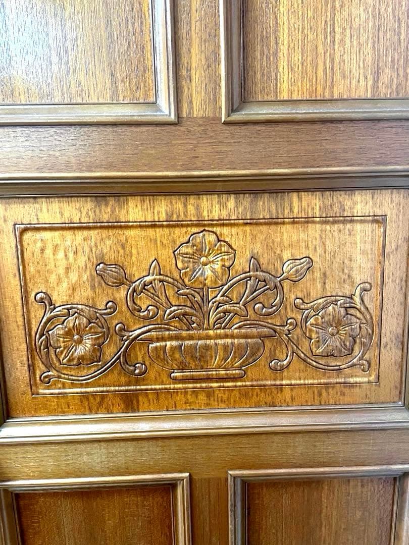 アンティーク　クローゼット