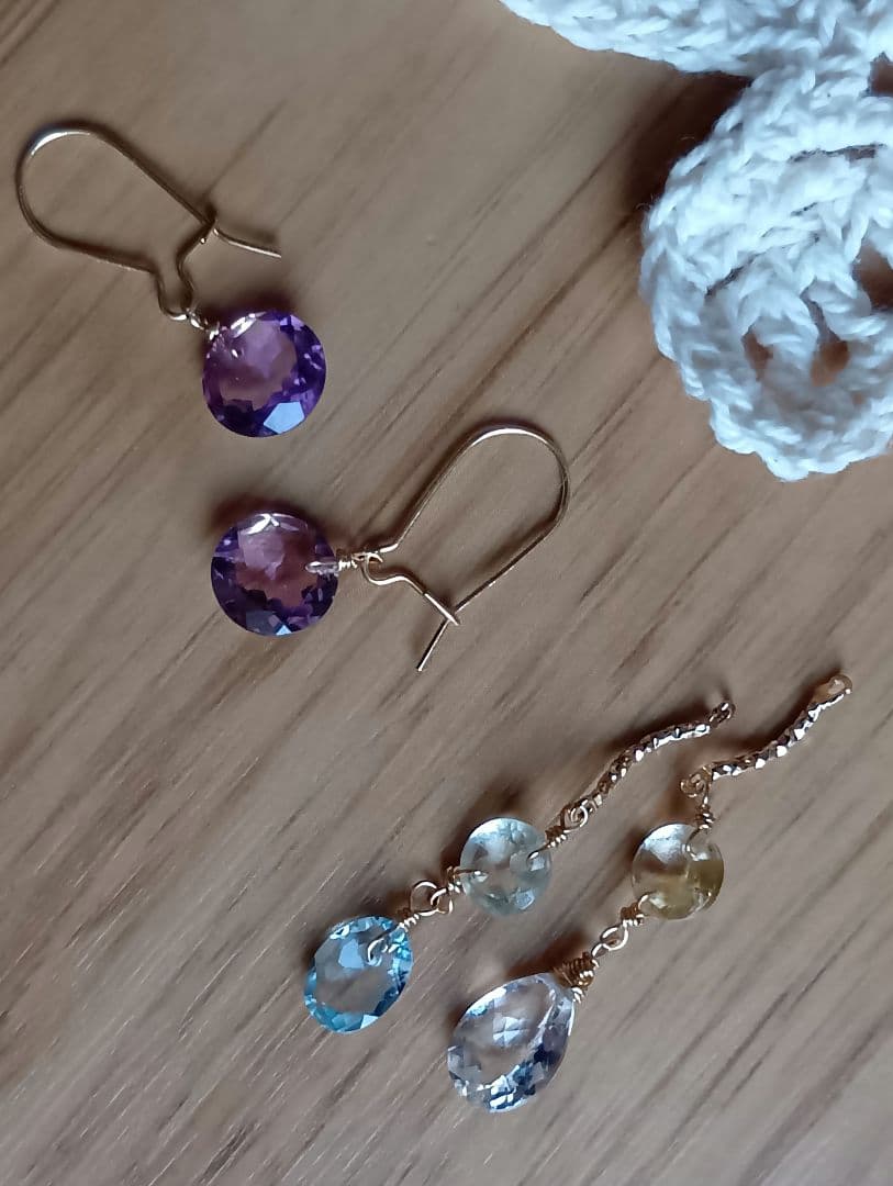 531/14kgf宝石質２チャームアシメントリーピアス　大粒アメジスト