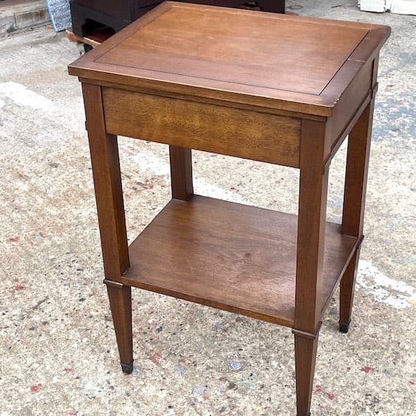 ドレクセルヘリテイジ　トライユン　サイドテーブル　ナイトテーブル