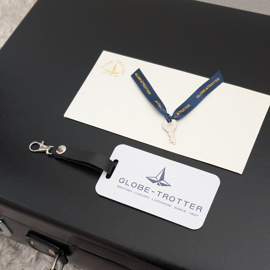 美品★グローブトロッター２輪／21インチ３５Ｌ中古トロリースーツケース鍵ベルト付