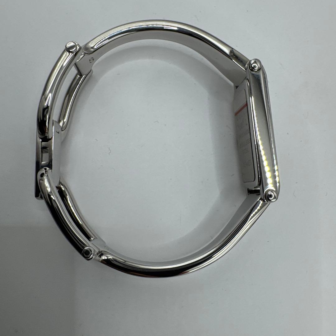 新品未使用品 GUCCI 時計 1500L バングルタイプ 稼働品