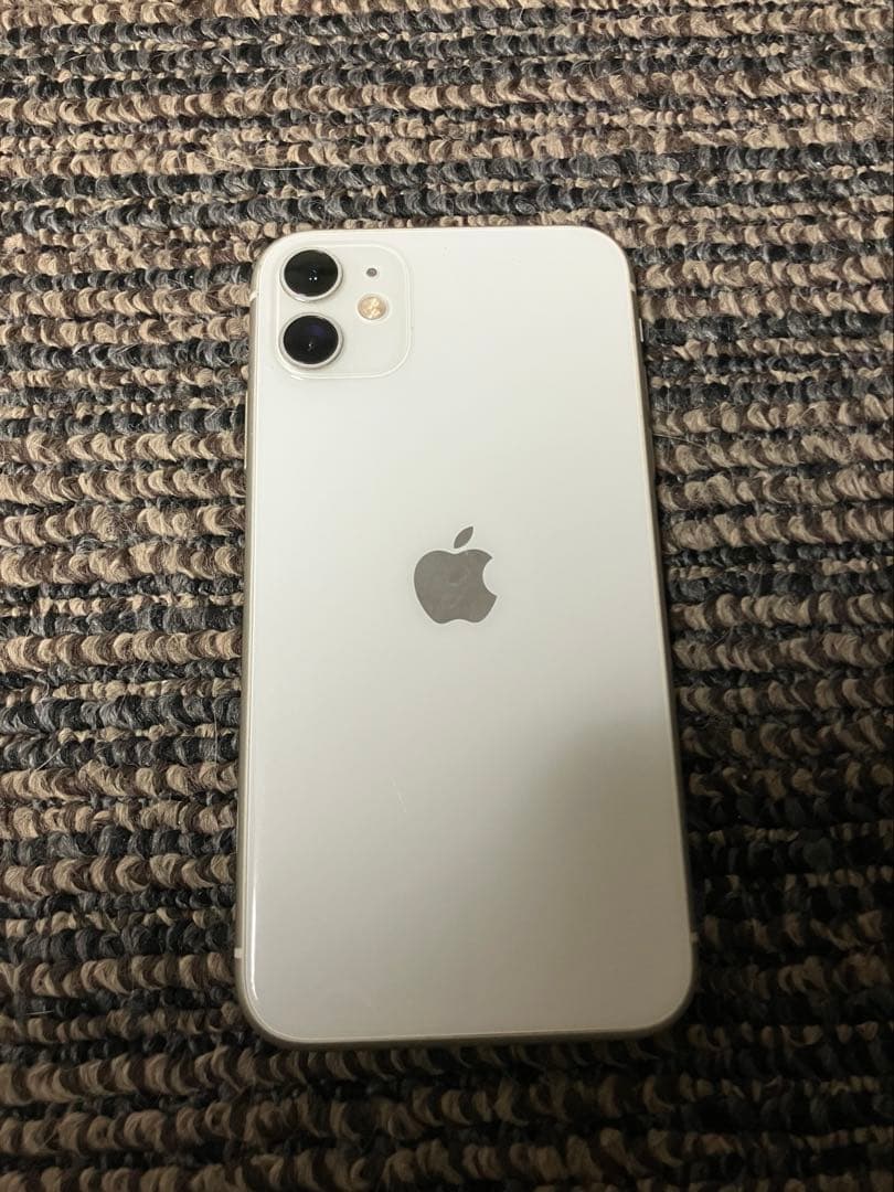 Apple iPhone 11 ホワイト 64GB ひび割れあり