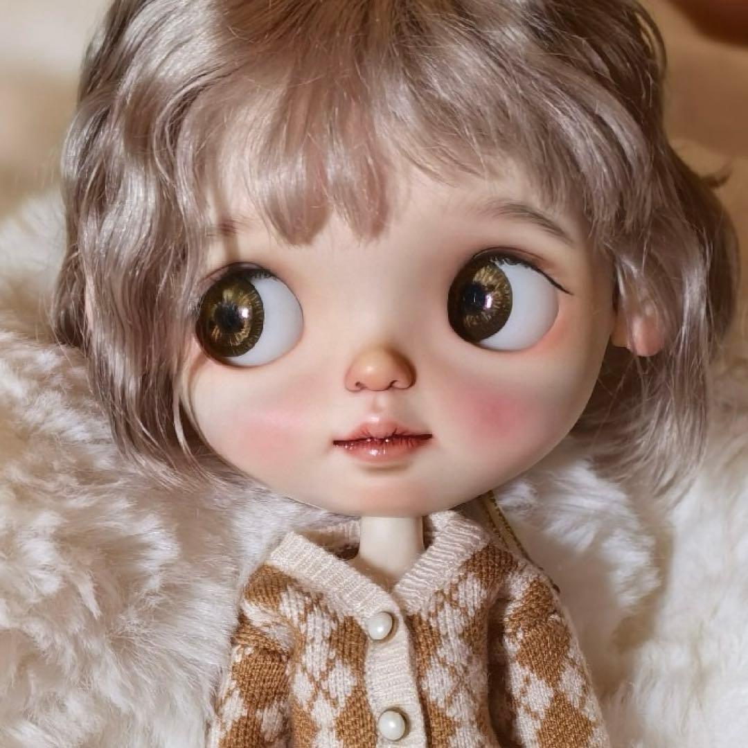 カスタムブライス 海外作家様 微笑み 優しい かわいい 人形 小さなお目目