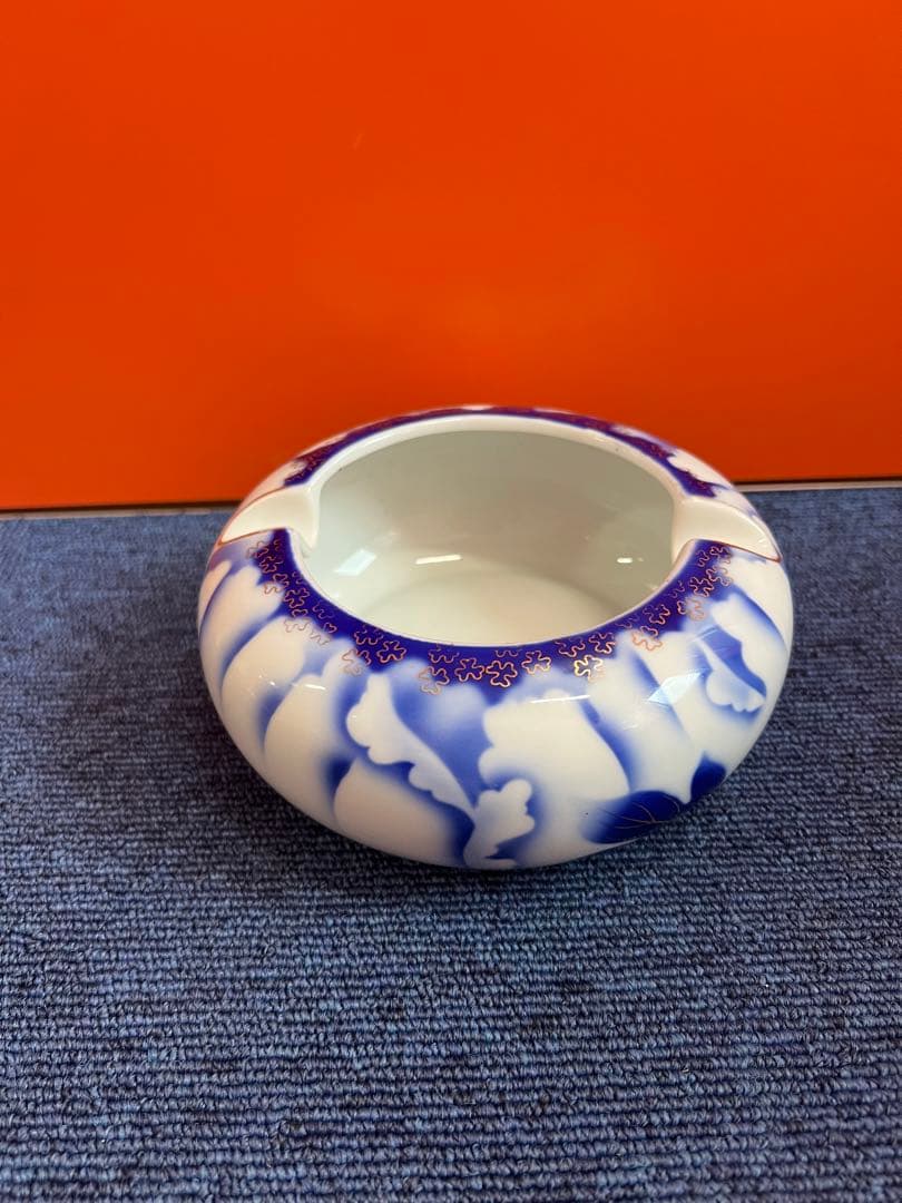 1202 深川製磁　牡丹金ミル　灰皿　金彩