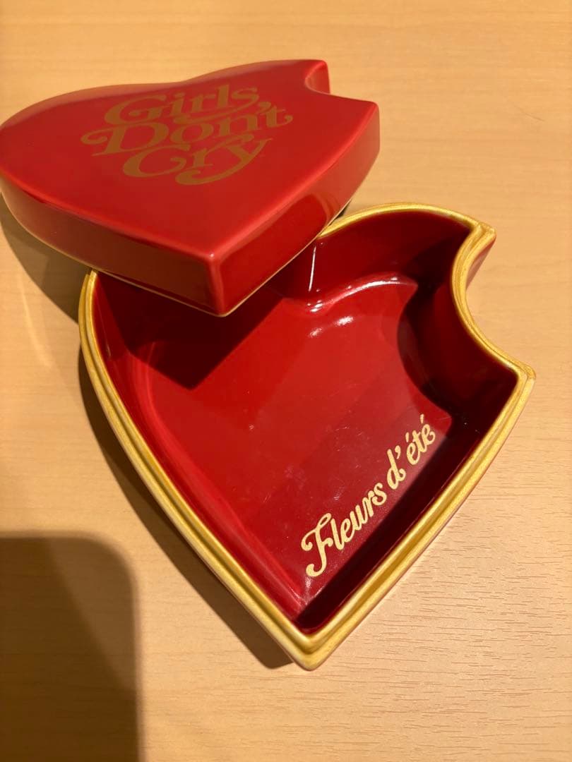 été x Girls Donʼt Cry コラボ ケース