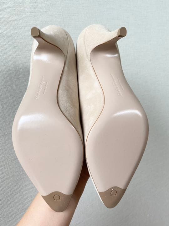 新品未使用 フェラガモ スェード パンプス パーティ 正装 入学式 卒業式