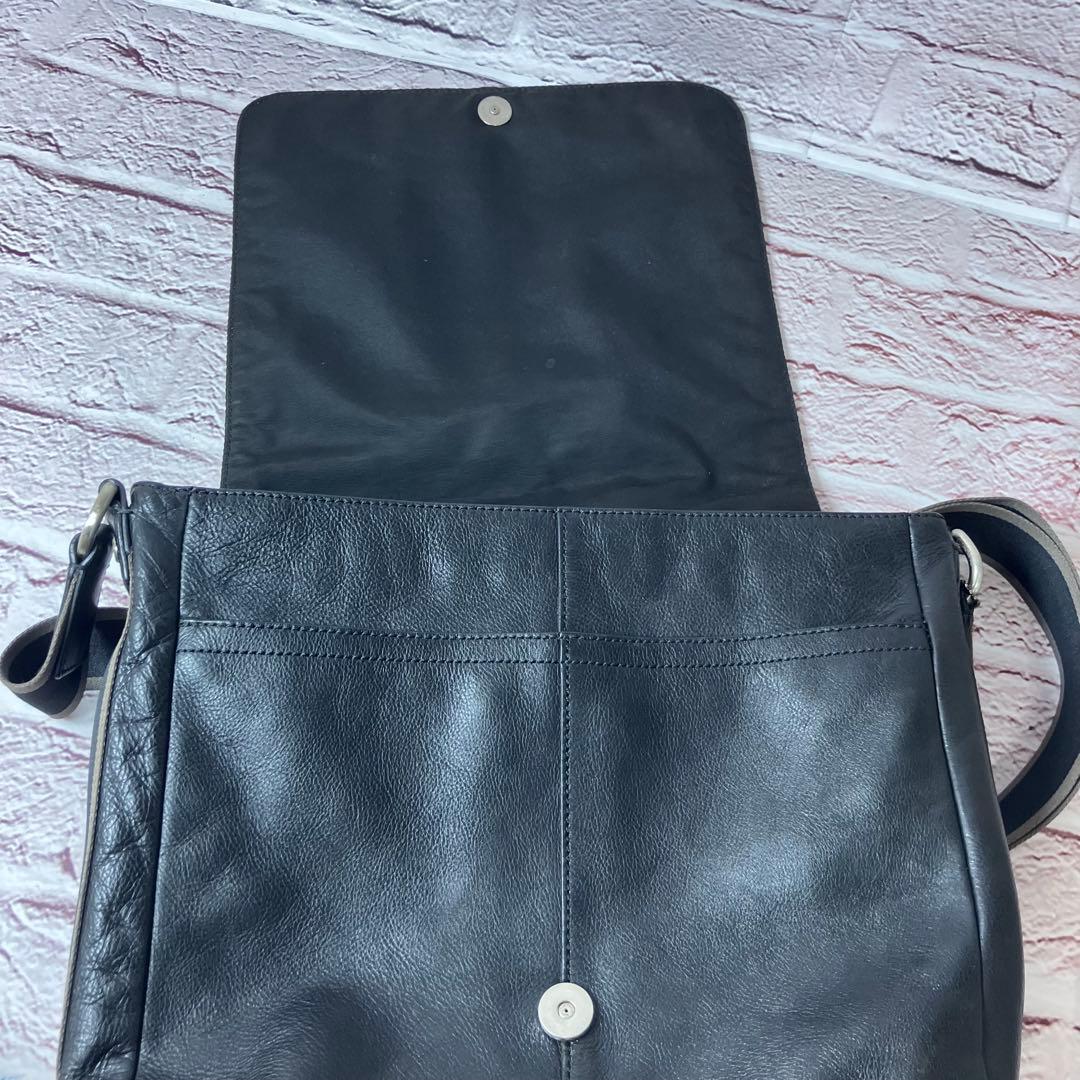 COACH ショルダーバッグ メッセンジャーバッグ レザー エンボス 斜め掛け